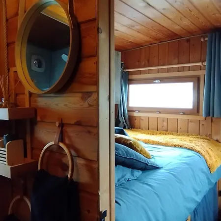 La Toue Charme - Bateau Traditionnel De La Loire אנז'ה